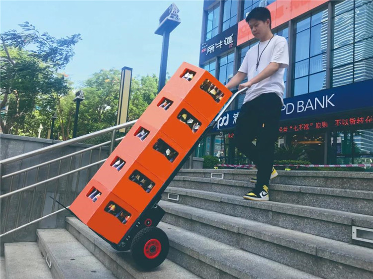 樂(lè )易登電動(dòng)載物爬樓機.jpg